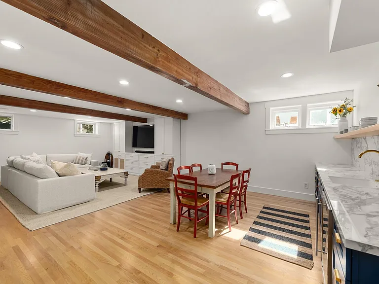975 B Ave — Photo 26