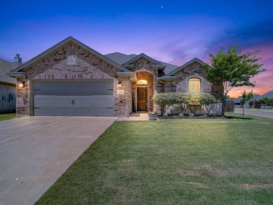 1st image of 1641 Town Creek Cir