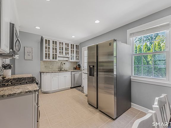 5th image of 355 Sylvan Knoll