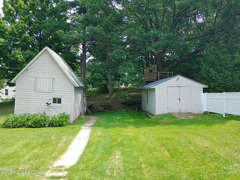 4th image of 6 Woody Lane