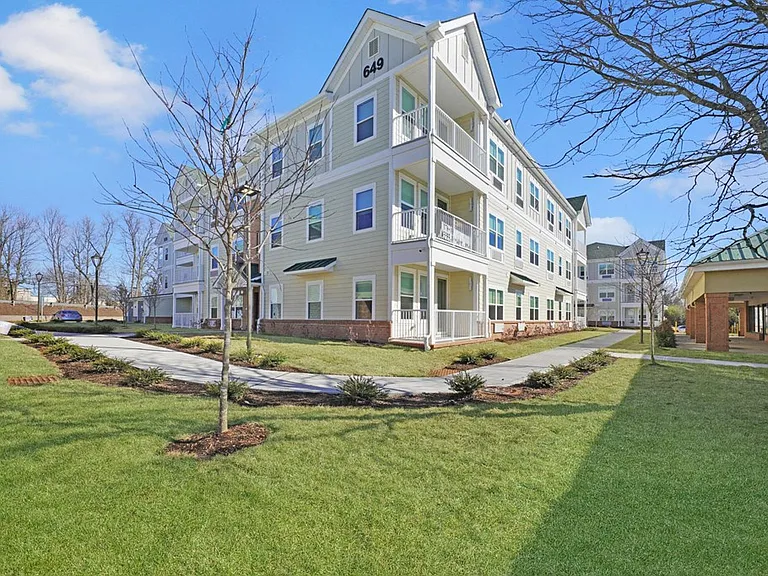 The Franklin at Hillsborough — Photo 31