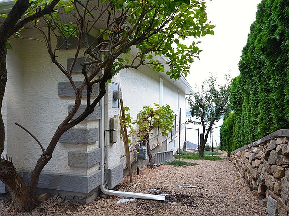 4th image of 7927 Stoneridge Dr