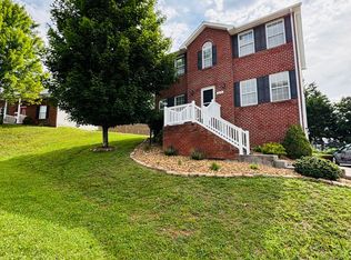 1050 New Village Dr NW, Christiansburg, VA 24073