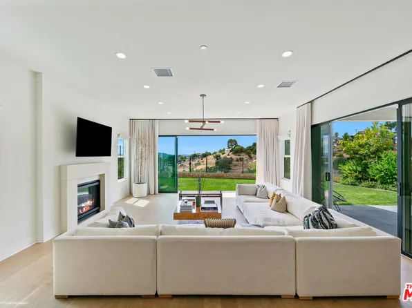 21316 Poema Pl, Chatsworth, CA 91311