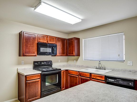 3rd image of 647 W Jahns Ct