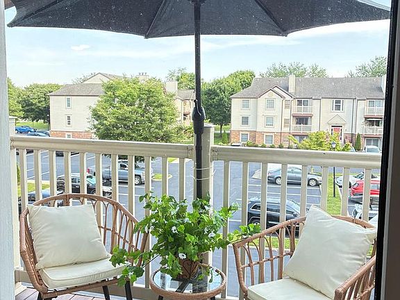 3rd image of 815 Stratford Way APT M