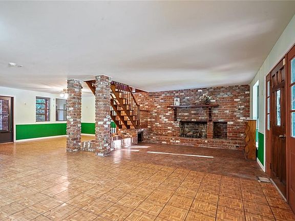 5th image of 28462 Lake Dr S