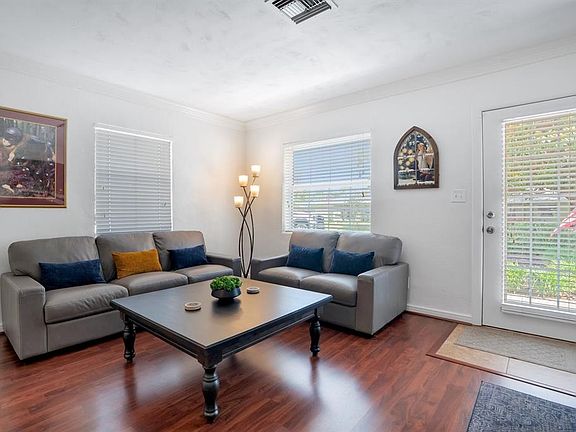 3rd image of 607 KERNEYWOOD STREET
