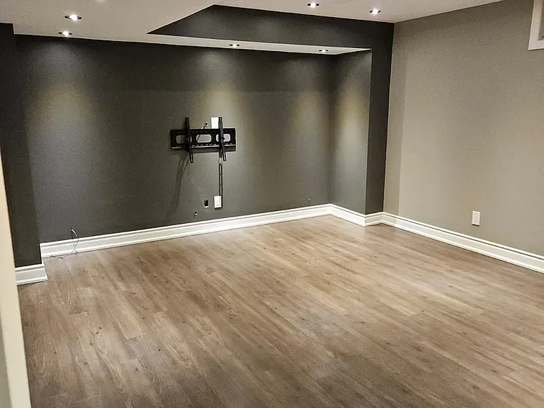 118 Earlsbridge Blvd #BASEMENT — Photo 2