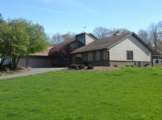 3965 Collins Rd, Oakland, MI 48363