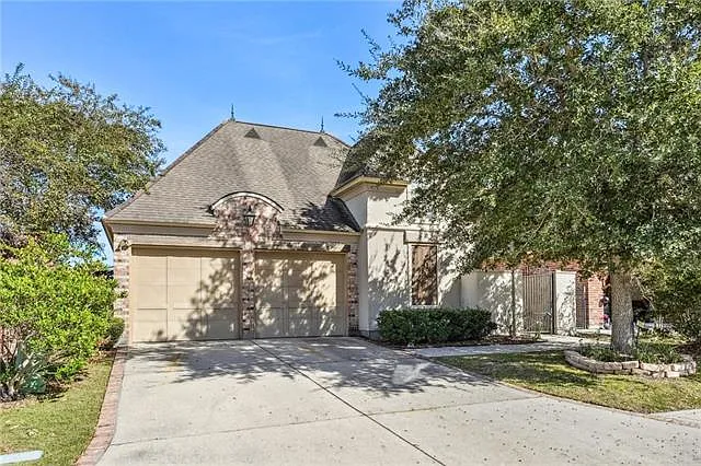 270 Nicklaus Dr — Photo 1