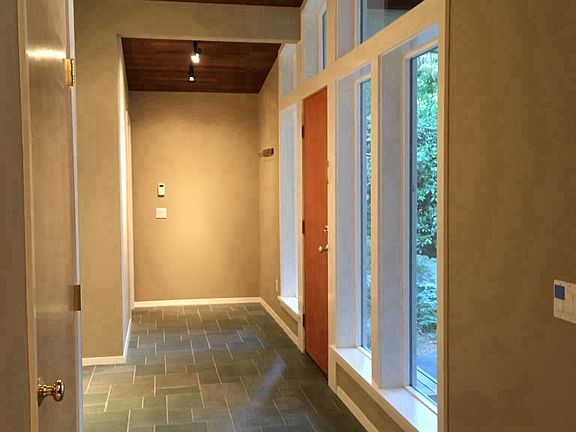 Entry way