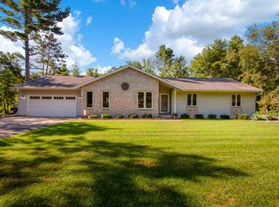 5439 Pinewood Dr, Stevens Point, WI 54482