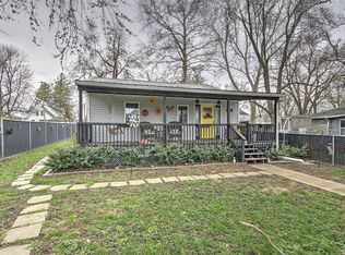 205 N Poplar St, Assumption, IL 62510