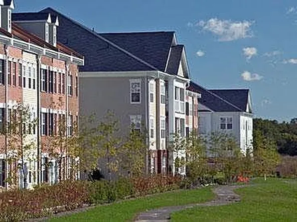 42514 Hollyhock Ter, Ashburn, VA 20148
