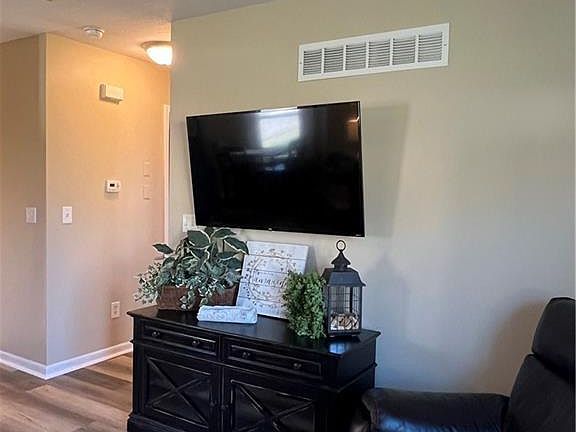 4th image of 2414 Pearson Cir