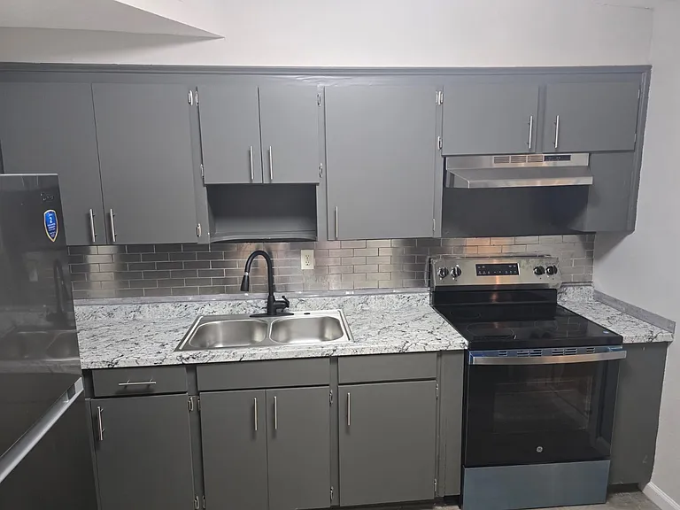 10242 Westmar Rd — Photo 2