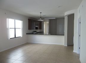 5th image of 583 Marian Ct