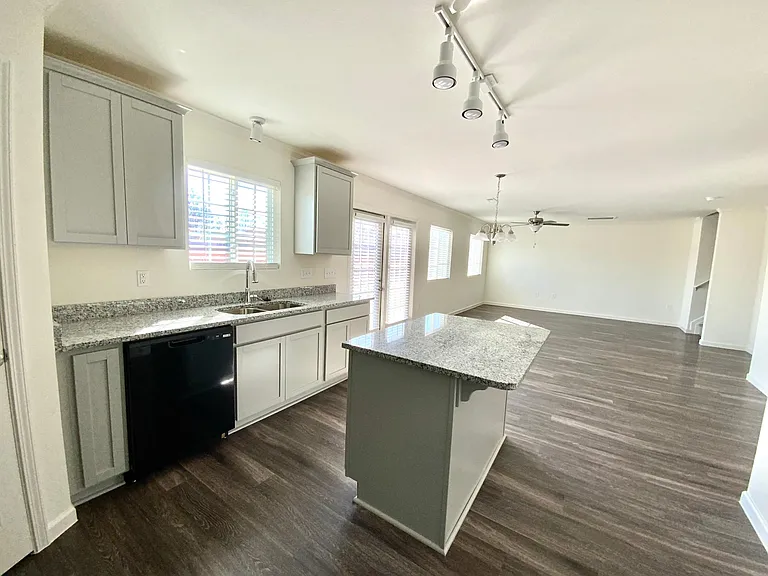 3912 Bissett Way — Photo 12