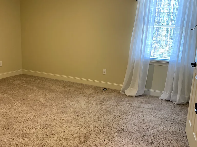 710 Powell Dr — Photo 29