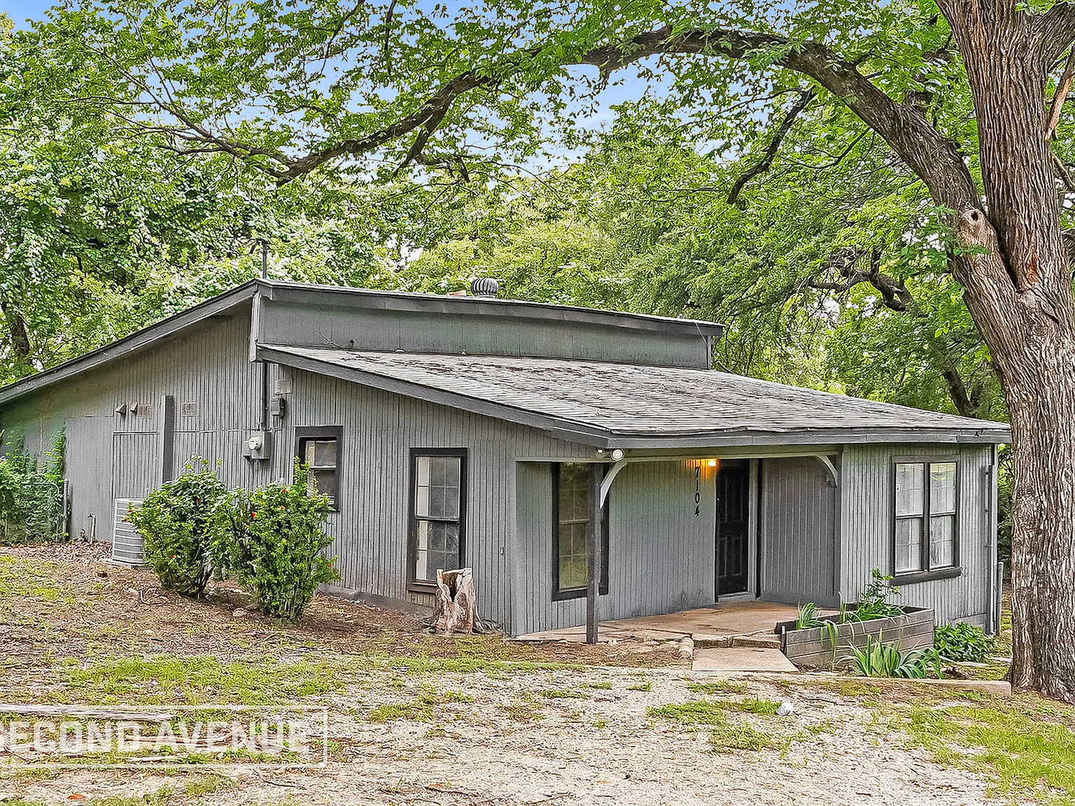 4 bed, 2.0 bath, 1476 sqft, $1,990 — Photo 1