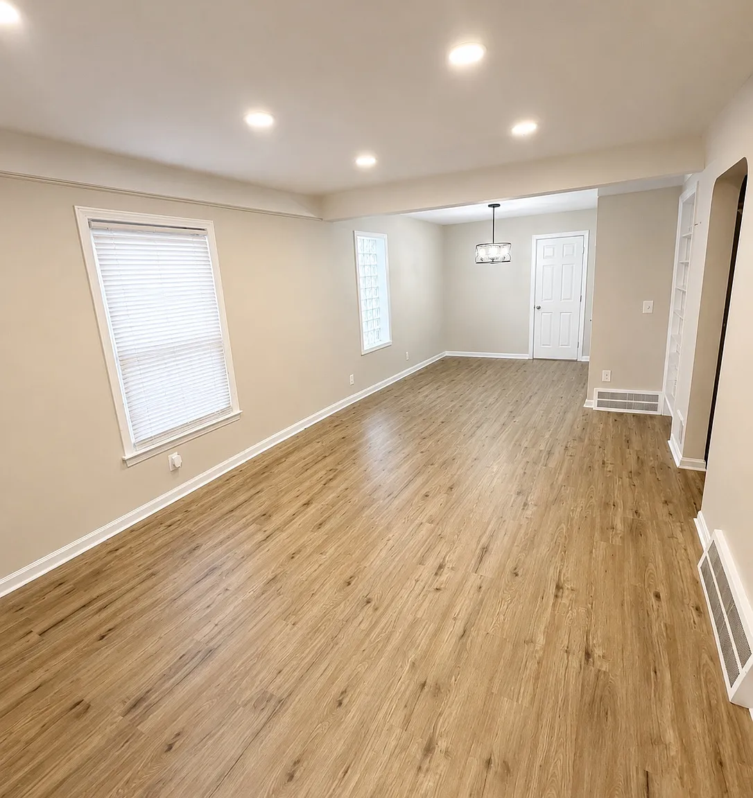 3337 Croissant St — Photo 2