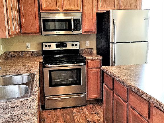 4th image of 232 S Slopeside Dr