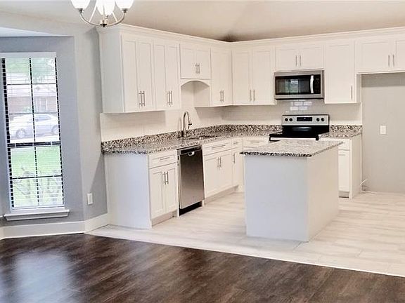 3rd image of 3217 Bucknell Dr