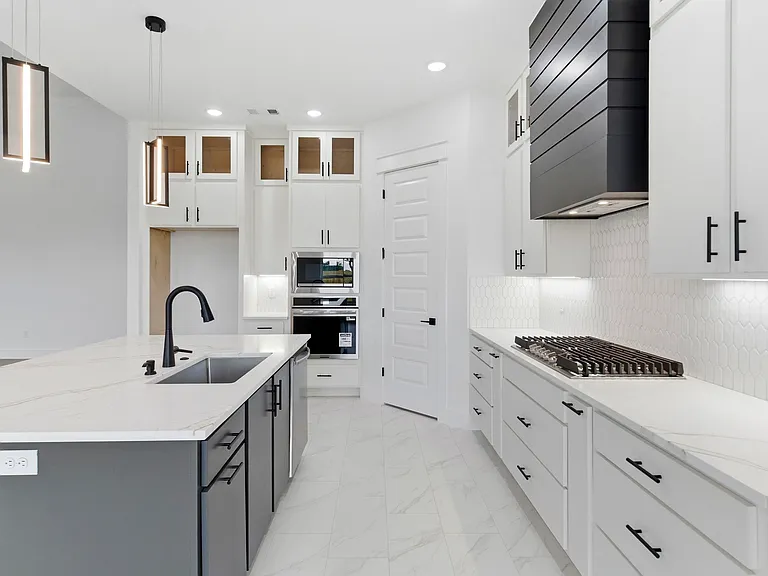 421 Hedge Dr — Photo 7
