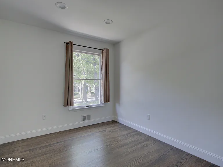 220 Branch Ave — Photo 23