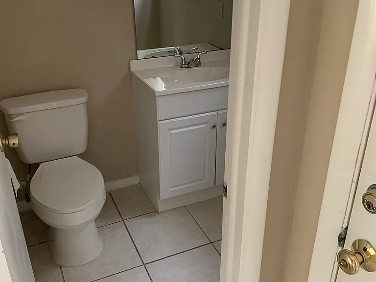 1536 N Carolwood Blvd — Photo 14