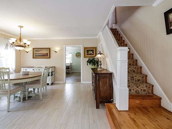 3rd image of 10255 1st St