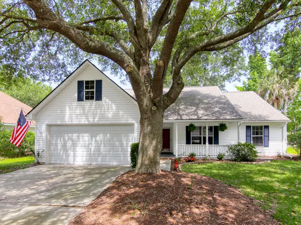 1264 Center Lake Dr, Mount Pleasant, SC 29464