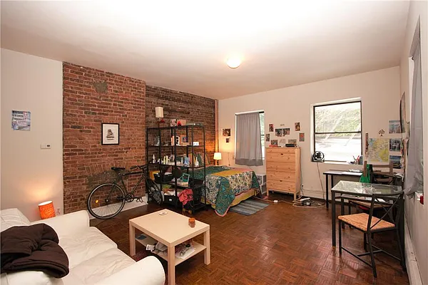 Rented by R New York | media 34