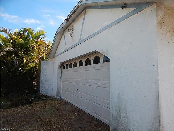 5th image of 118 SE 10th Ter