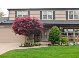 2719 N Dryden Pl, Arlington Heights, IL 60004