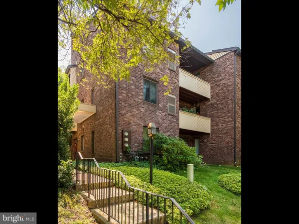 1101 Mountainview Dr, Wayne, PA 19087