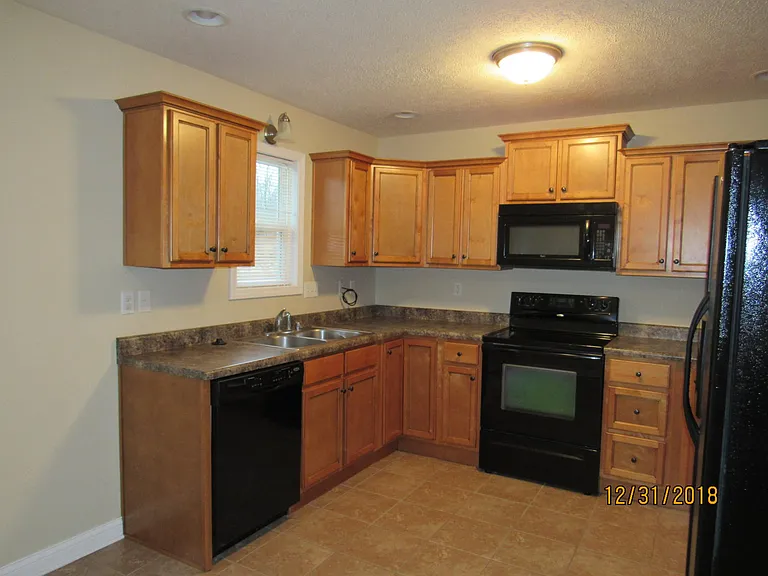 192 Applewood Ln — Photo 2