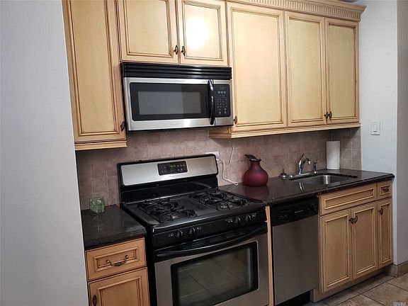 5th image of 142-05 Roosevelt Ave APT 235