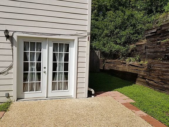 3rd image of 6809 Thorncliffe Dr