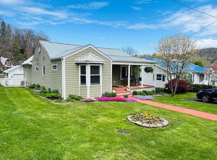571 Bowlin St, Damascus, VA 24236