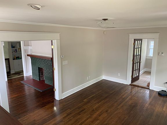 Living room - bonus room entrance