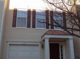 2427 Clover Field Cir, Herndon, VA 20171