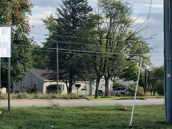 3rd image of 2886 E Apple Ave