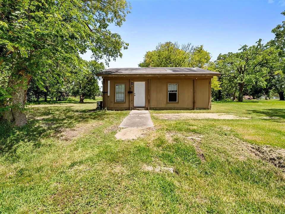 1st image of 422 2nd Ave N
