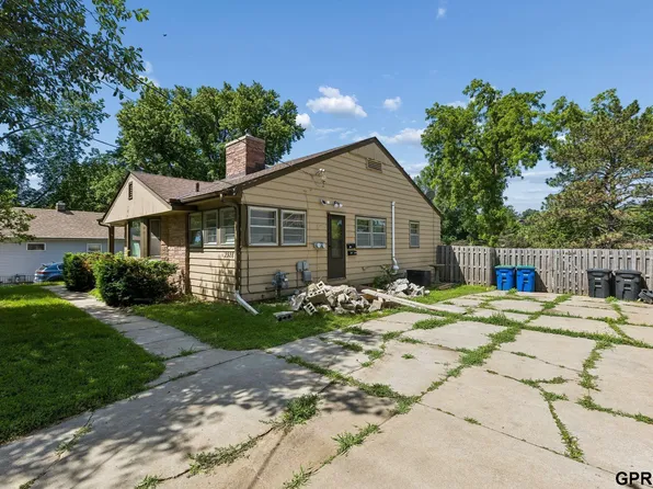 2928 S 50th St, Omaha, NE 68106