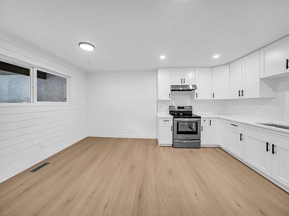4th image of 32705 Fraser Cres #8