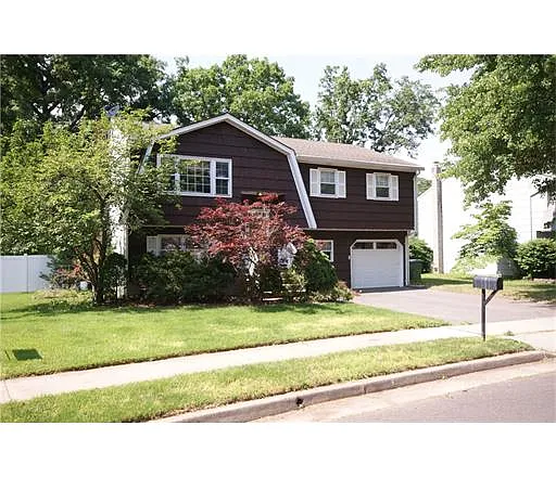 155 Howard Ave photo 1