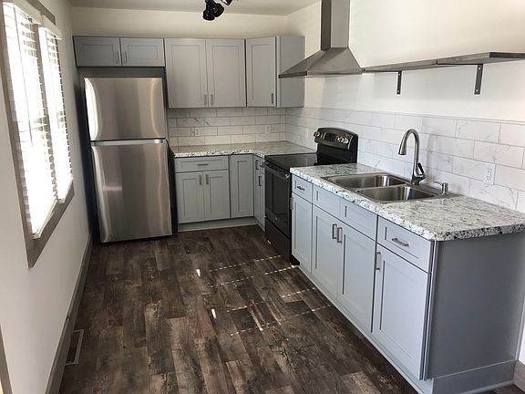 2nd image of 2320 Calumet Dr