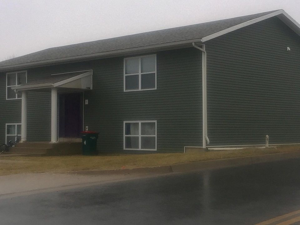 1st image of 702 1st St